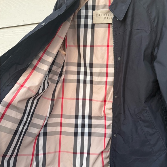 Burberry Brit Bowpark Raincoat in black - Picture 8 of 16